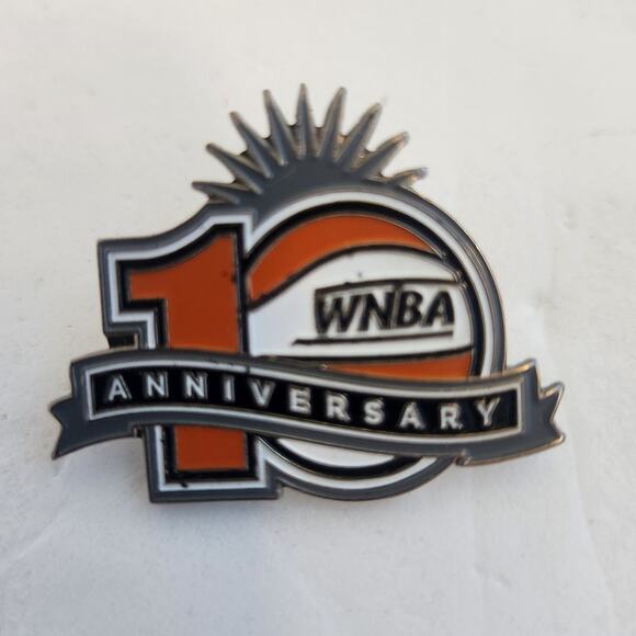 WNBA 10 year anniversary pin - Picture 1 of 3